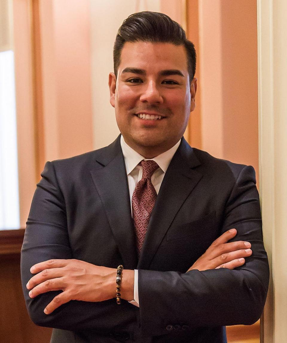 Senator Ricardo Lara